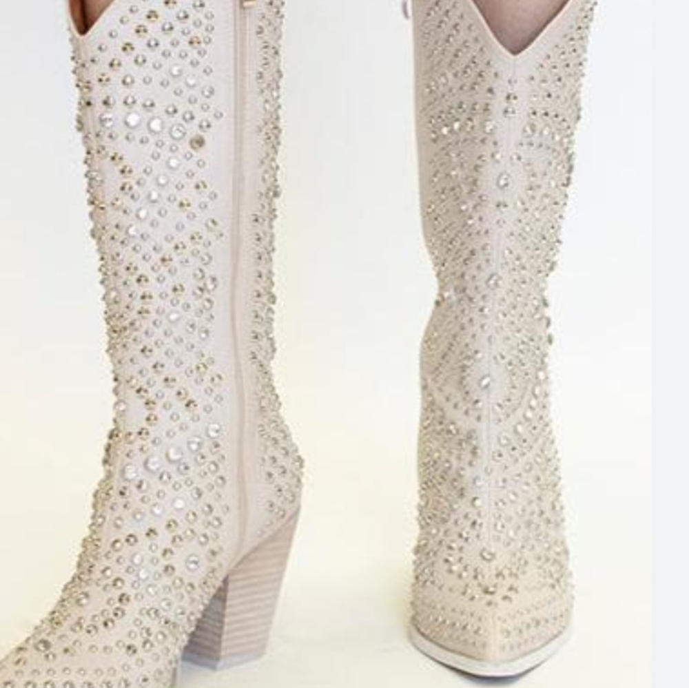 Elegant Nude Studded Richstone Women's Boots Nude